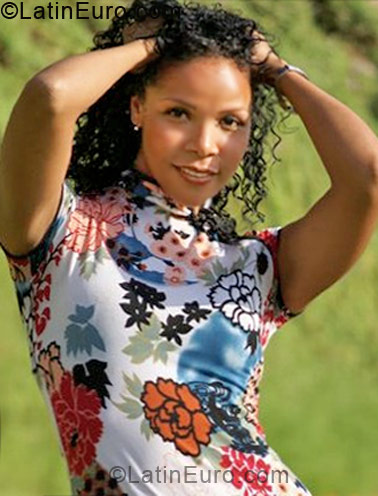 Date this hard body Peru girl Darenka from Lima PE378