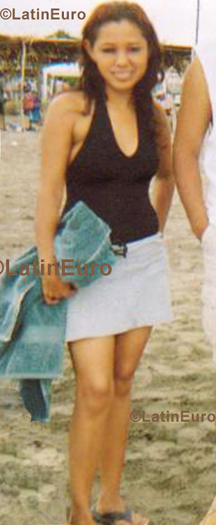 Date this beautiful Honduras girl Iris from El Progresso HN256