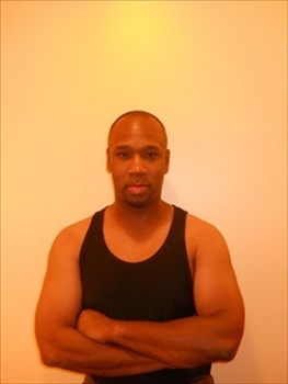 Date this hard body United States man Paul from chicago US8247