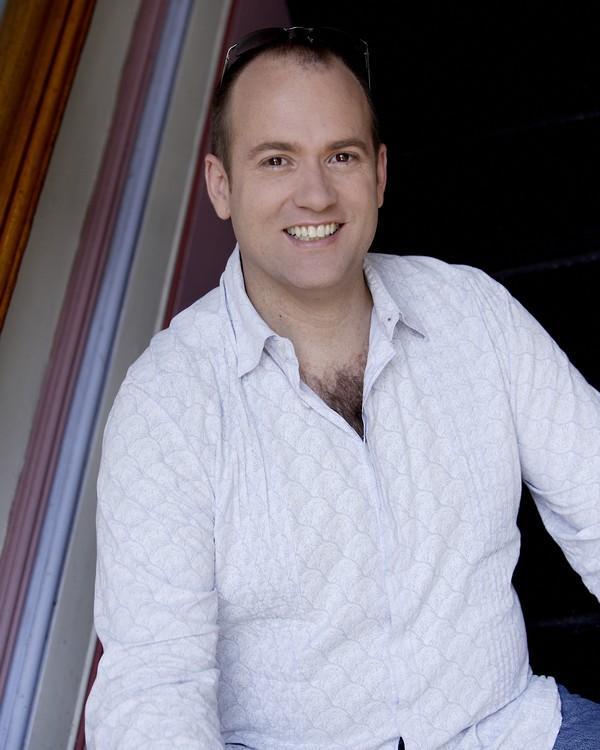 Date this voluptuous United States man Luke from New York US8419