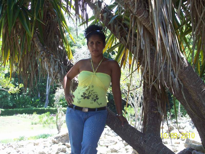 Date this georgeous Cuba girl Maidole from Bayamo CU8