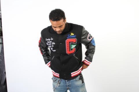 Date this voluptuous United States man El from Pittsburgh US8933