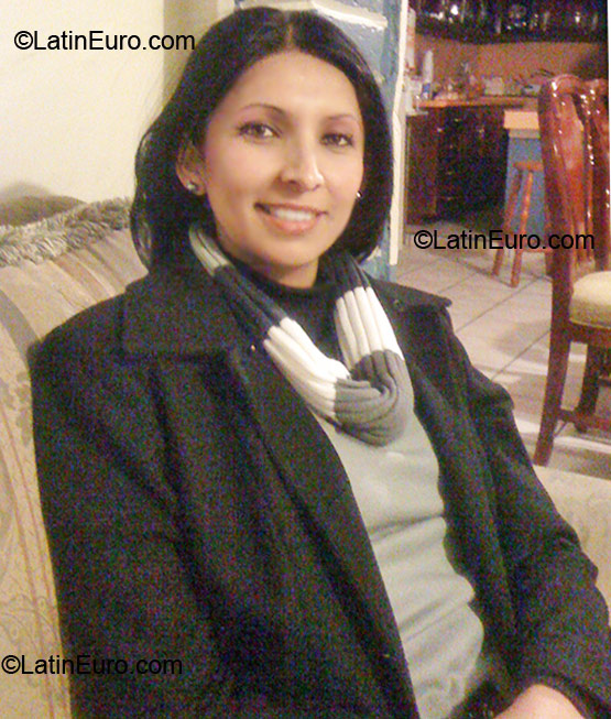 Date this charming Mexico girl Mina from Zamora MX292