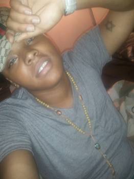 Date this hard body United States girl Delquis from Burlington US9380