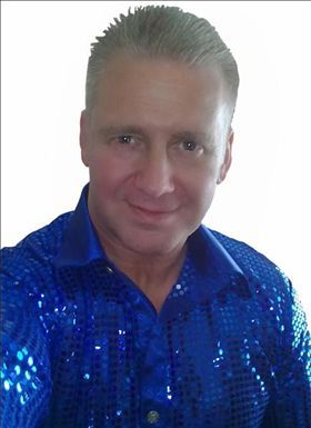 Date this hard body United States man Collins from Califonia US9466