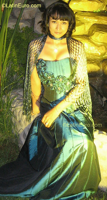 Date this delightful Peru girl Brennda from Arequipa PE482