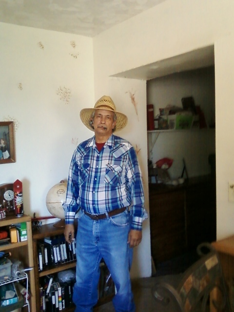 Date this happy United States man Erceline from Centerville US9638