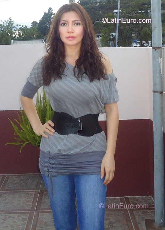 Date this voluptuous Ecuador girl Olga Janeth from Cuenca EC117