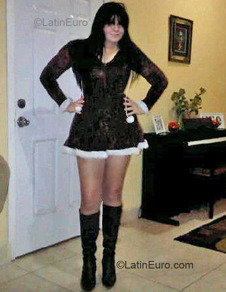 Date this pretty Honduras girl Daniela from La Ceiba HN325