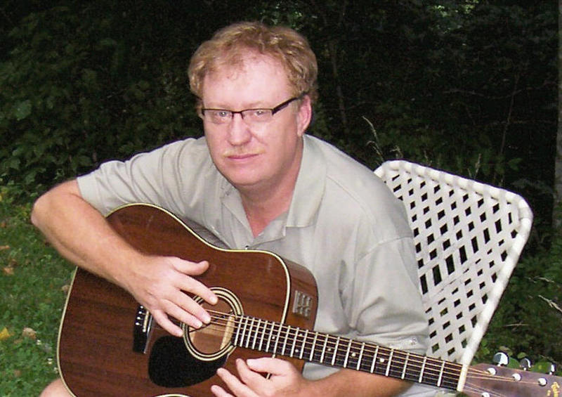 Date this happy United States man Steven from Bristol US9873