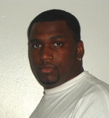 Date this hot United States man Tony from Indianapolis US9895