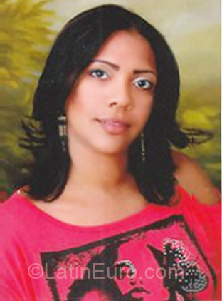 Date this nice looking Dominican Republic girl GABIT from Barahona DO7962