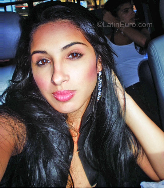 Date this voluptuous Brazil girl Ana Caroline from Manaus BR11222