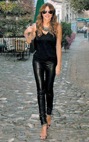 Date this pretty Italy girl Nevenshill from Schio IT157