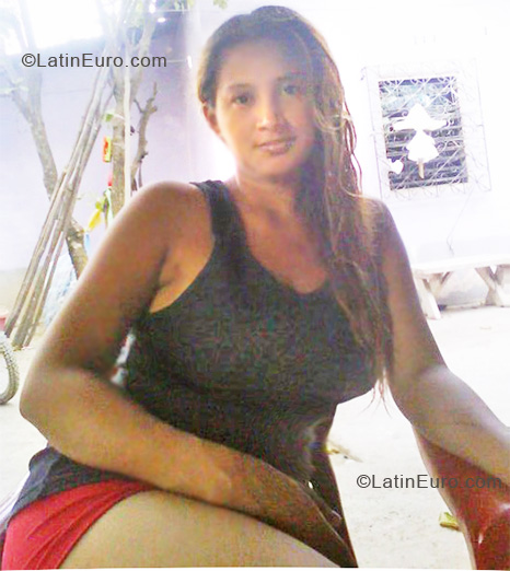 Date this lovely Honduras girl Wendy from Villanueva HN341