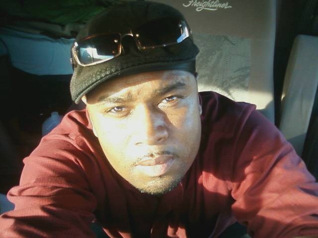 Date this stunning United States man Thomas from Roper US10550