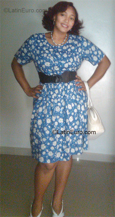 Date this voluptuous Dominican Republic girl Ruth from Barahona DO8701