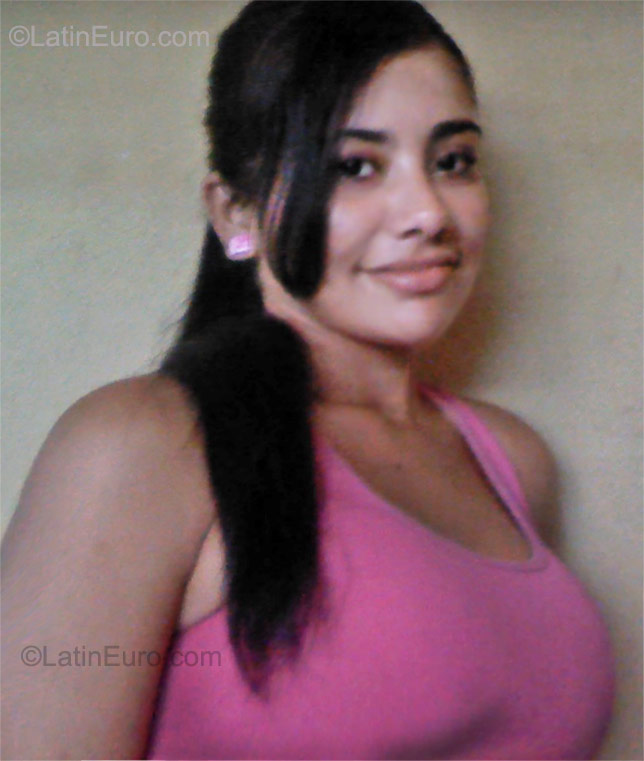 Date this cute Costa Rica girl Heidy from Cortes CR98