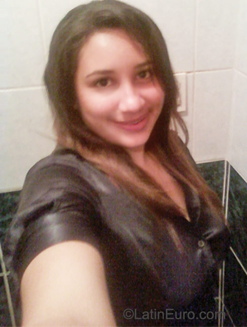 Date this charming Honduras girl Genesis from El Progreso HN442