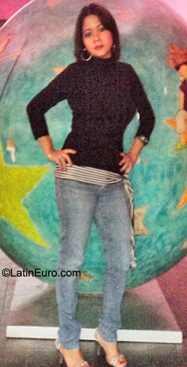 Date this cute El Salvador girl Mercedes from San Salvador SV25