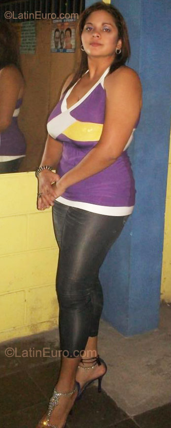 Date this georgeous El Salvador girl Carolina from San Salvador SV26