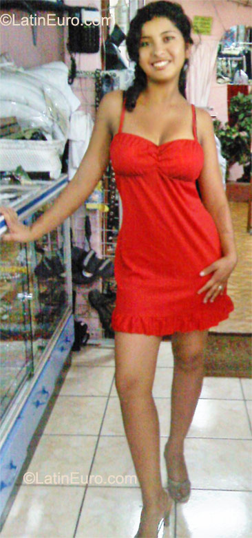 Date this cute Honduras girl Karerine from Tegucigalpa HN707