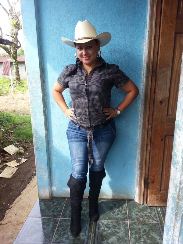 Date this sensual Costa Rica girl Alejamendez from San Jose CR149