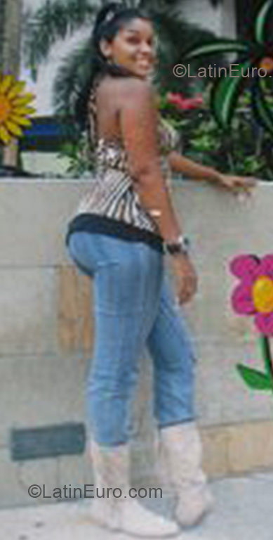 Date this nice looking Panama girl HILDA ISABEL from Panama PA249