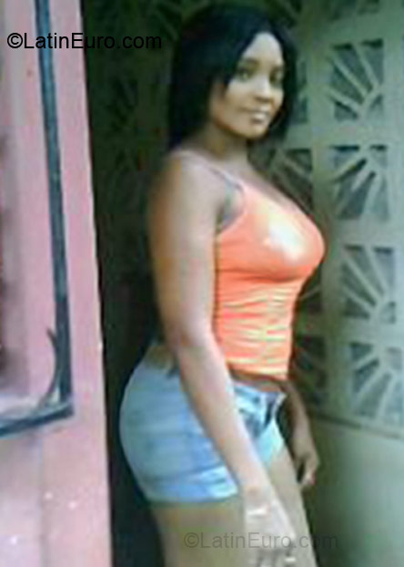 Date this georgeous Panama girl Aracely from Panama City PA206
