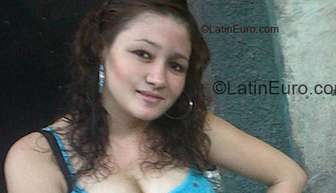 Date this sensual Honduras girl Crisly from San Pedro Sula HN522