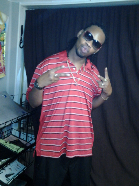 Date this happy United States man Islandboi305 from Conway US12125