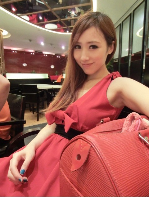 Date this funny China girl Liunian from Changsha CN17
