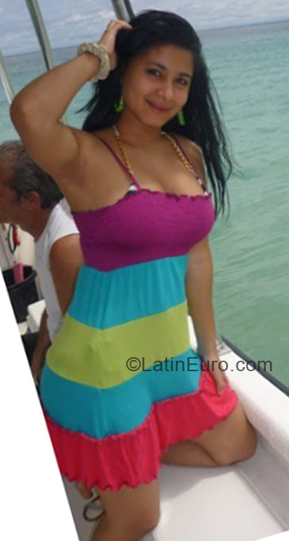 Date this sultry Panama girl Yucelis from Panama PA232
