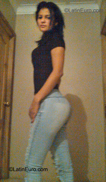 Date this gorgeous Ecuador girl Hanna77 from Guayaguil EC142