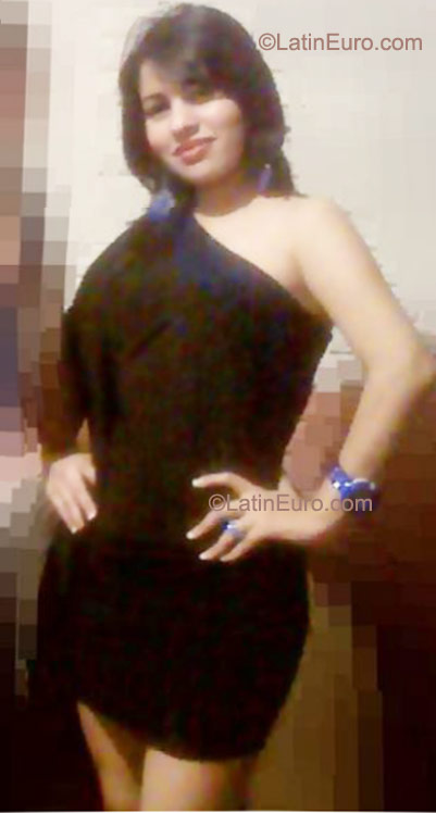 Date this beautiful Honduras girl Claudia from San Pedro Sula HN586