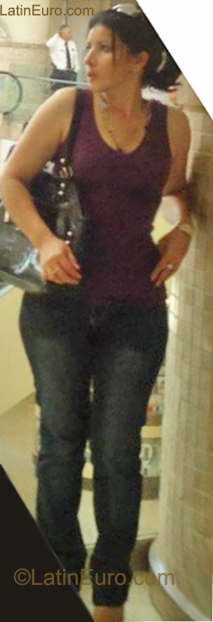 Date this stunning United States girl Karla from Hallandale Beach US12296