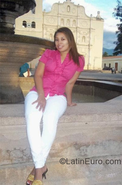 Date this charming Honduras girl Maria from Comayagua HN1765