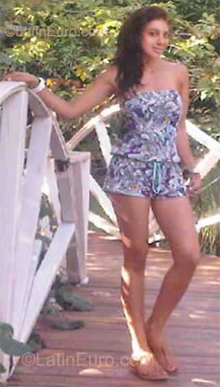 Date this young Honduras girl Ana from La Ceiba HN592