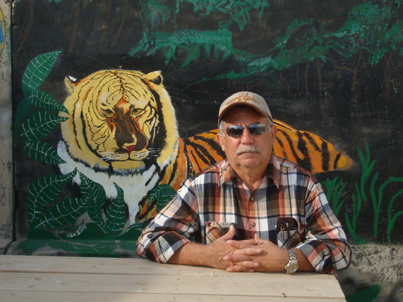 Date this sultry United States man Pesado from Fords US12392