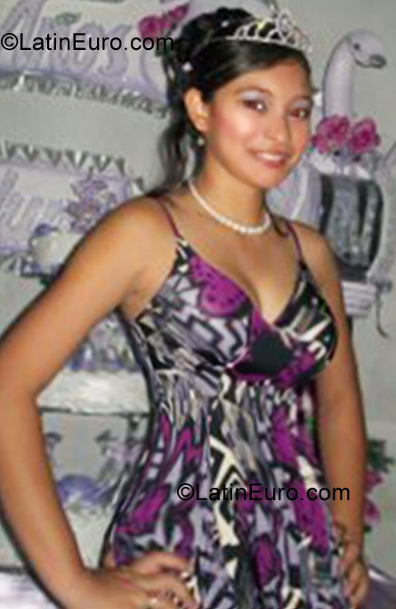 Date this charming Panama girl Yri from Panama City PA261