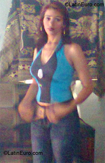 Date this lovely El Salvador girl Yessenia from Sensunepeque SV39