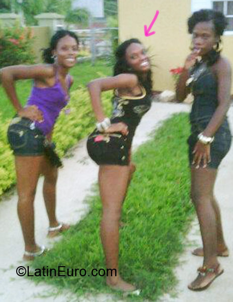 Date this charming Jamaica girl Munchi from Montego Bay JM674