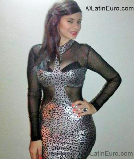 Date this sultry Dominican Republic girl Raimi from San Francisco De Macoris DO10806