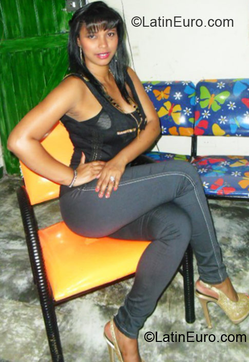 Date this gorgeous Colombia girl Judith from Medellin CO18380
