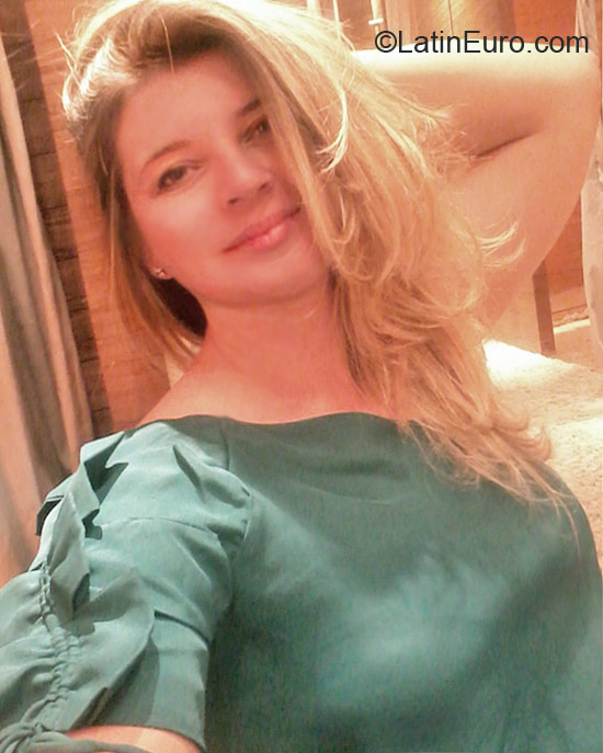 Date this beautiful Brazil girl Danielli from Curitiba BR6671