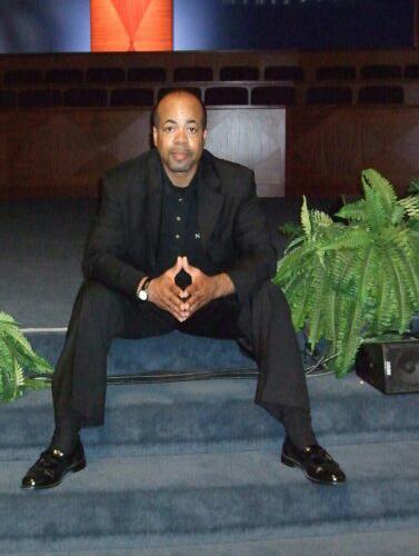 Date this tall United States man Lawrence from Sanfrancisco US12841