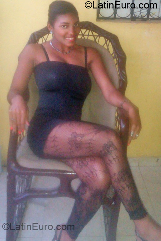Date this pretty Dominican Republic girl Yarileisi from Santo Domingo DO30465