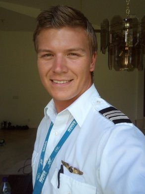 Date this foxy United States man Captain from Lewisville US12880