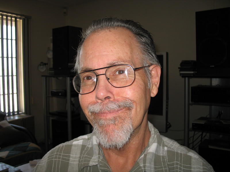 Date this nice looking United States man Joseph from Desert Hot Springs US12922