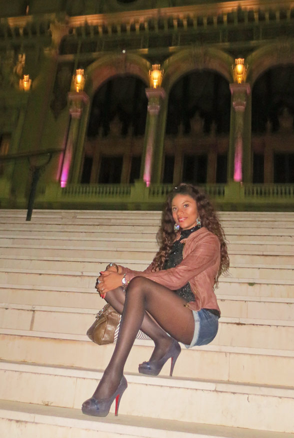 Date this happy Italy girl Ana from Milan IT183